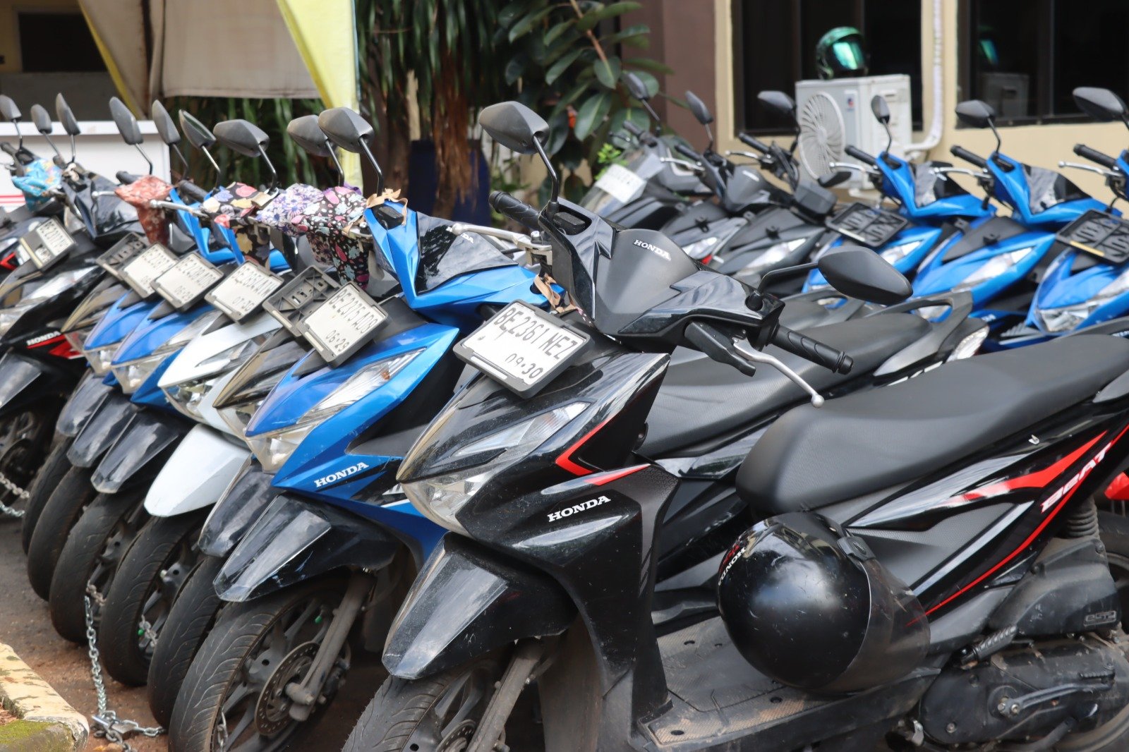 Polresta Bandar Lampung Terima Puluhan Motor Titipan Pemudik Lebaran